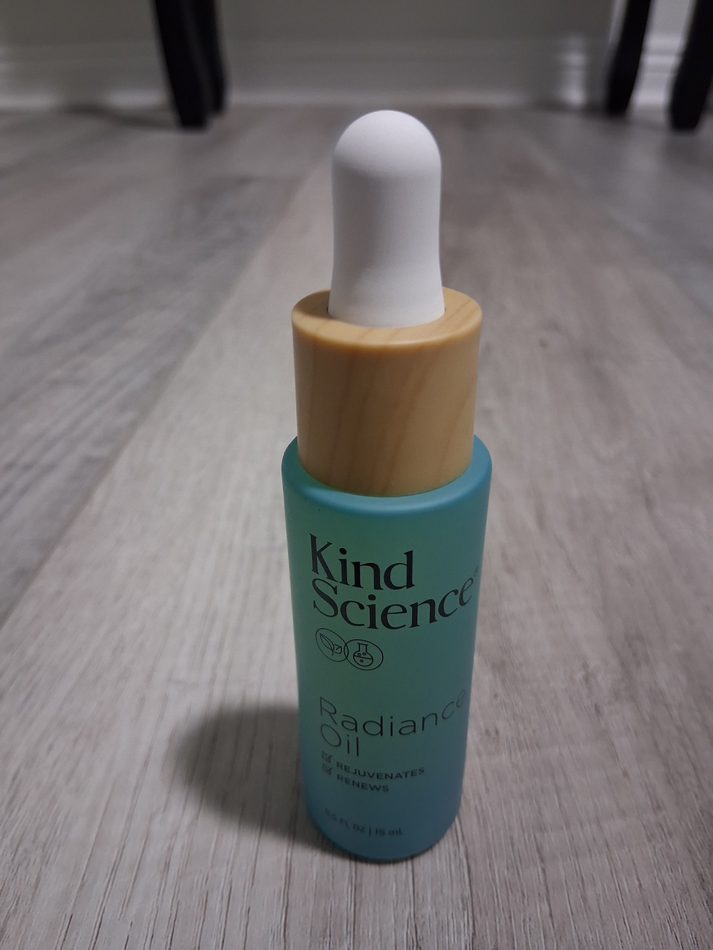 Radiance Oil - Aqua Bottle - Picture 2 of 2
